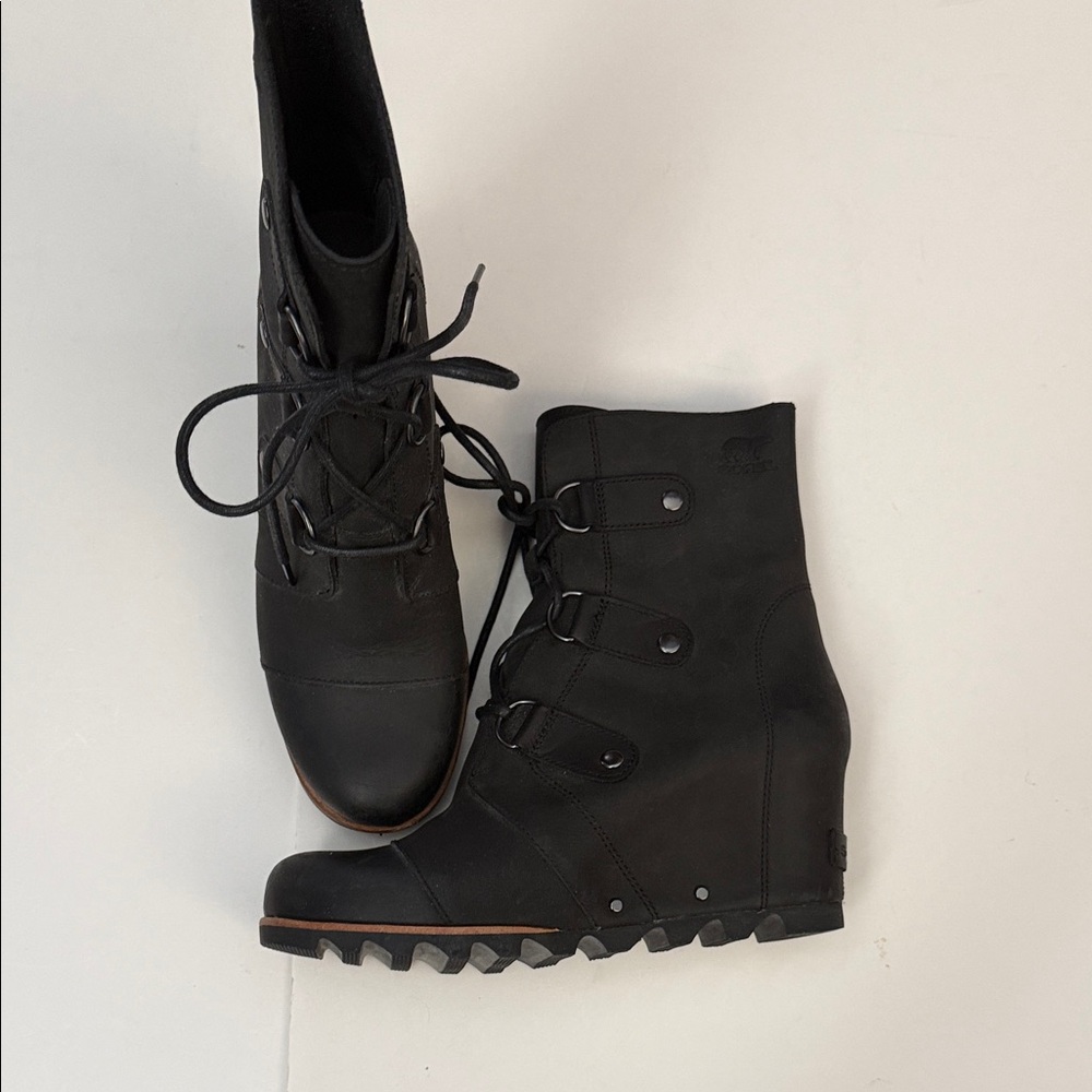 SOREL JOAN OF ARC BLACK LACE UP BOOTS - Picture 3 of 8
